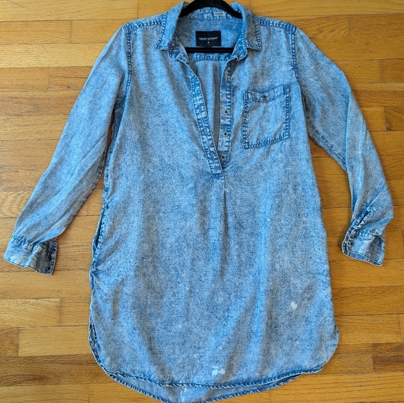 31. Velvet Heart Light Blue Chambray Dress - Picture 1 of 4